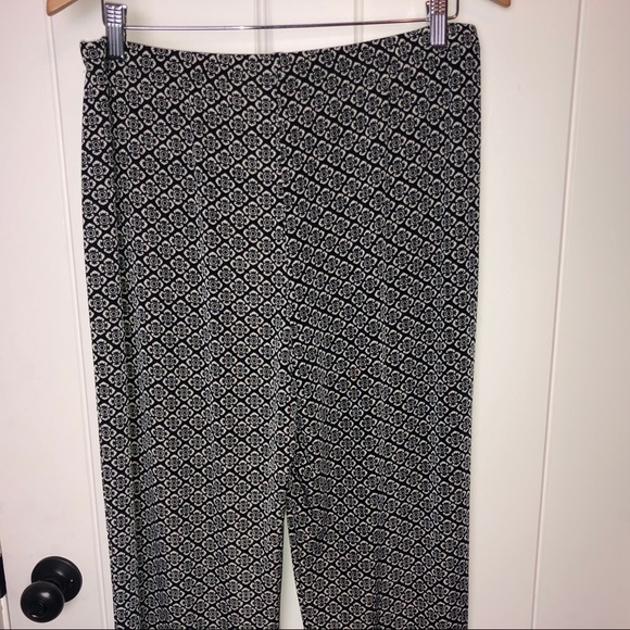 Travelers by Chico's B/W Floral Geo Pants Size 2 - Picture 7 of 9